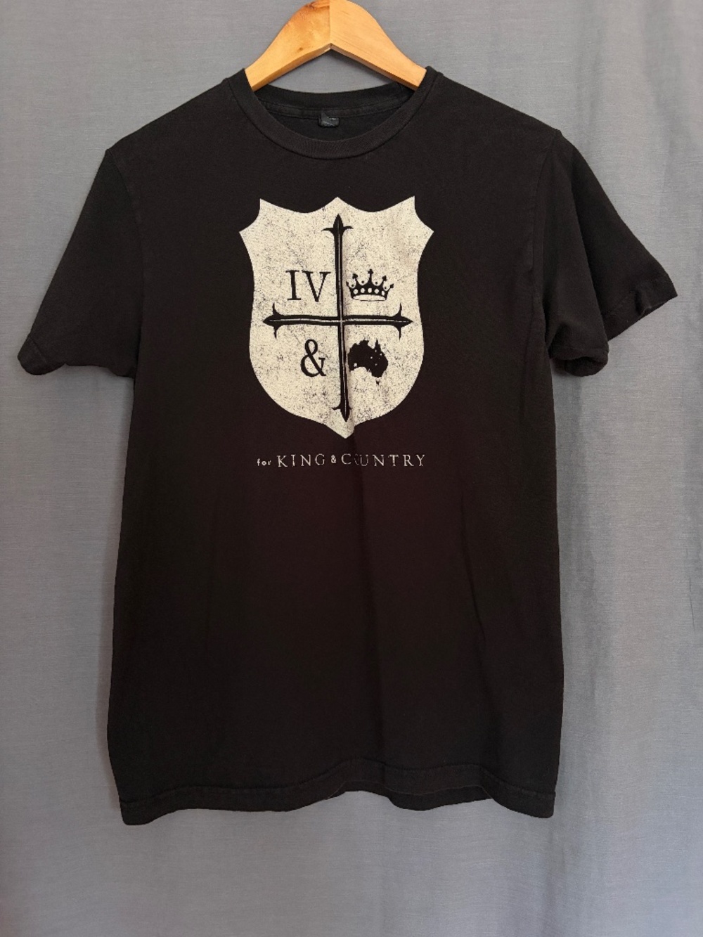 For King & Country Men's Medium T-Shirt Crest Shield Christian Pop Band